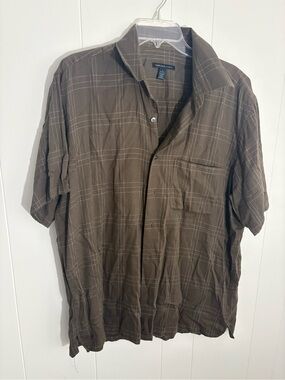 Van Heusen Brown Plaid Short Sleeve Button-Down Shirt